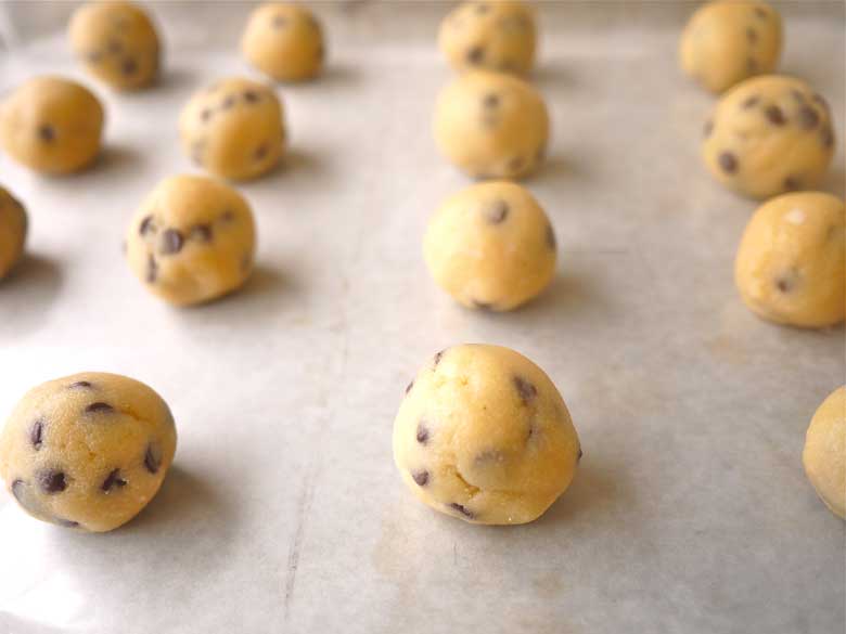 Dulce de Leche Cookie Dough Balls (paleo, GF) | Perchance to Cook, www.perchancetocook.com
