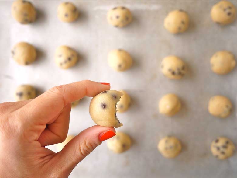 Dulce de Leche Cookie Dough Balls (paleo, GF) | Perchance to Cook, www.perchancetocook.com