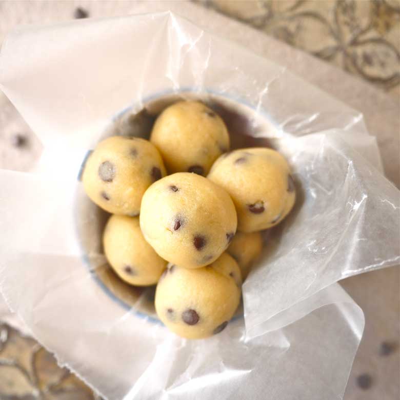 Dulce de Leche Cookie Dough Balls (paleo, GF) | Perchance to Cook, www.perchancetocook.com