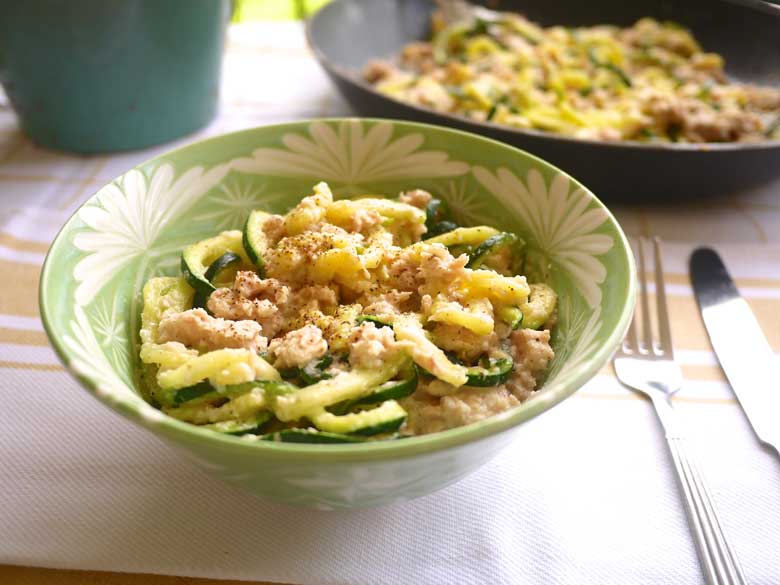 Creamy Garlic and Tuna Zucchini Noodles (paleo, GF) | Perchance to Cook, www.perchancetocook.com